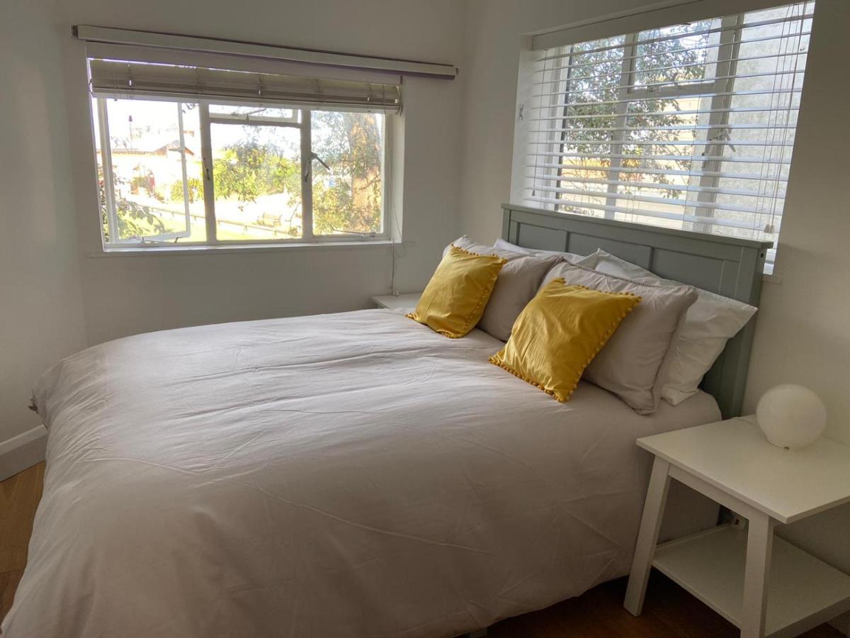 Villa Warwick House - Stunning House With Terrace And Sea Views, Sleeps 11 Worthing Exterior foto