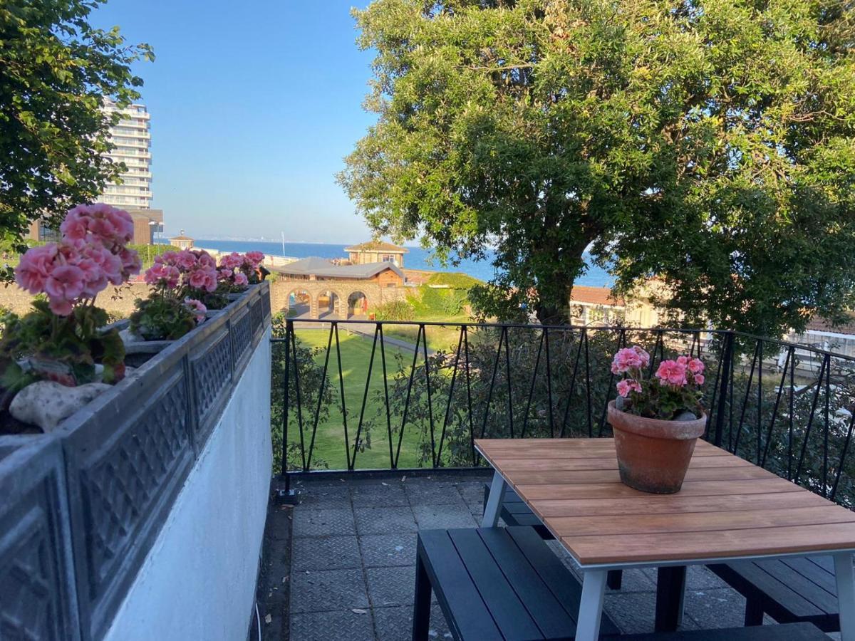 Villa Warwick House - Stunning House With Terrace And Sea Views, Sleeps 11 Worthing Exterior foto
