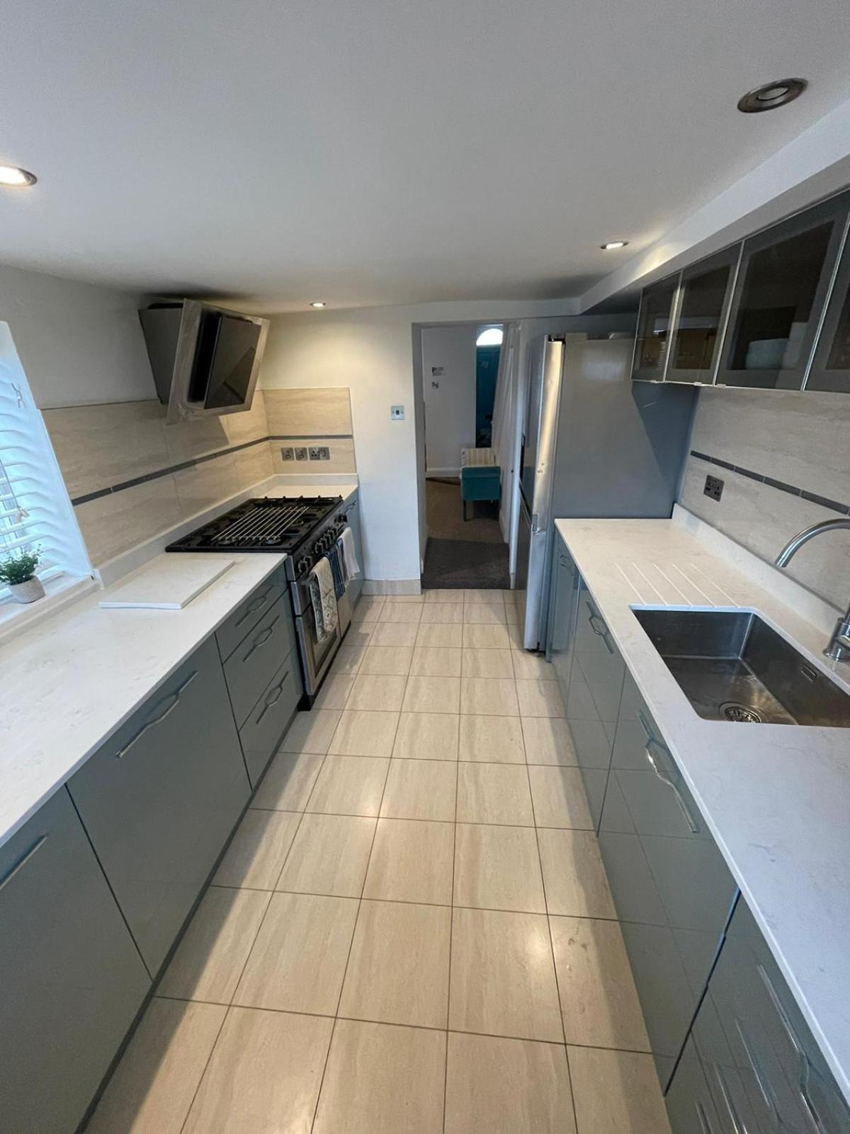 Villa Warwick House - Stunning House With Terrace And Sea Views, Sleeps 11 Worthing Exterior foto