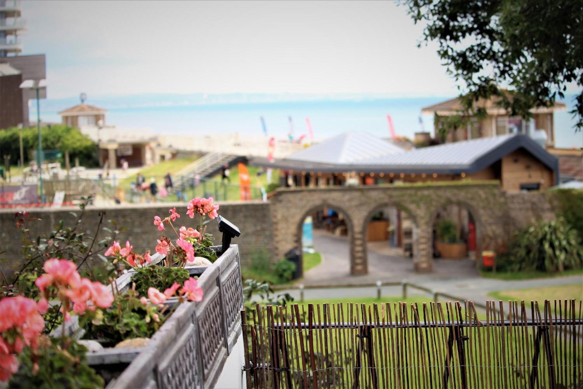 Villa Warwick House - Stunning House With Terrace And Sea Views, Sleeps 11 Worthing Exterior foto